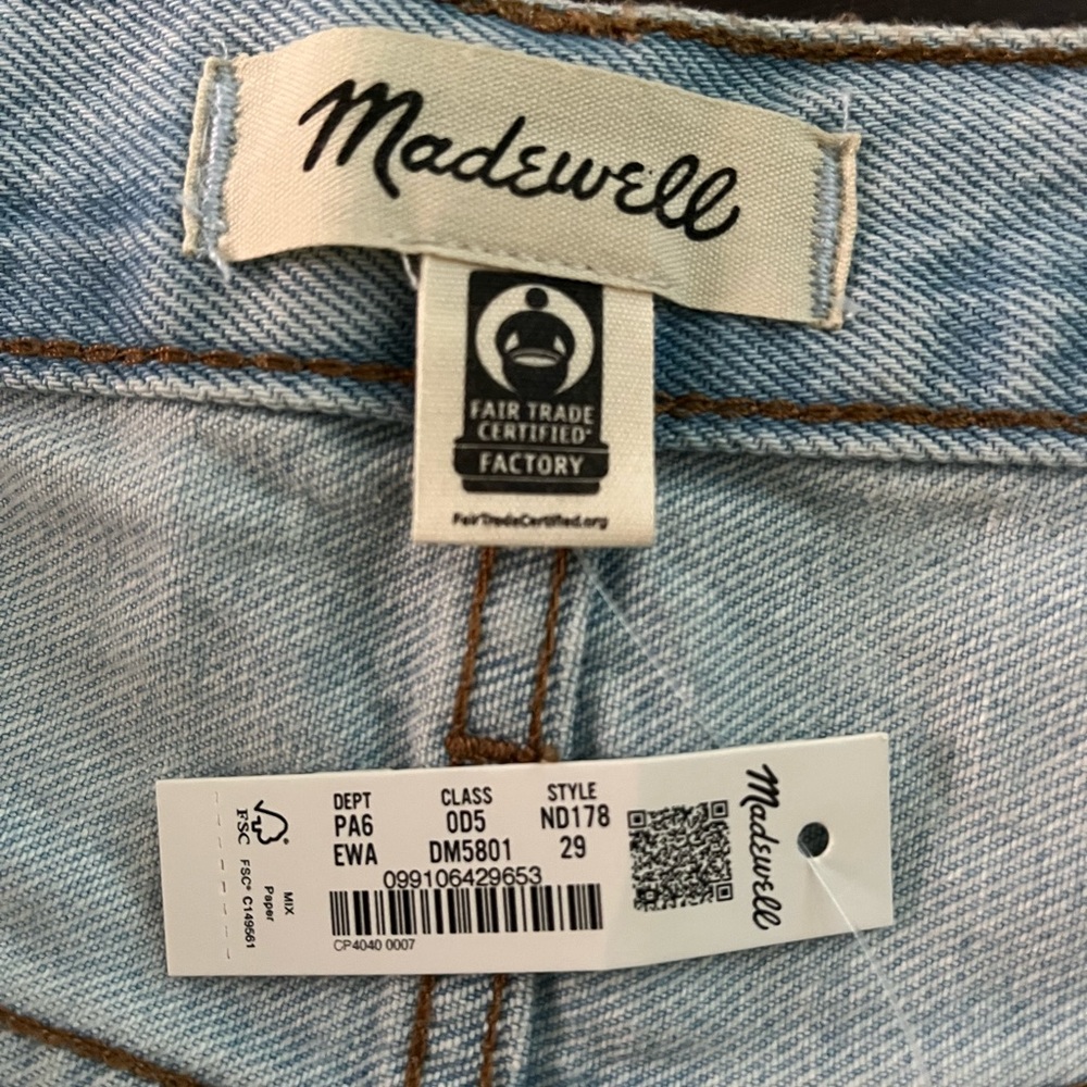 Madewell Denim Shorts - Size 29 - Light Wash - Mid Rise - Picture 4 of 5